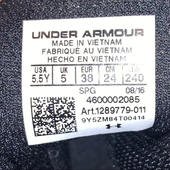 Under Armour Cleats - Picture 5 of 5